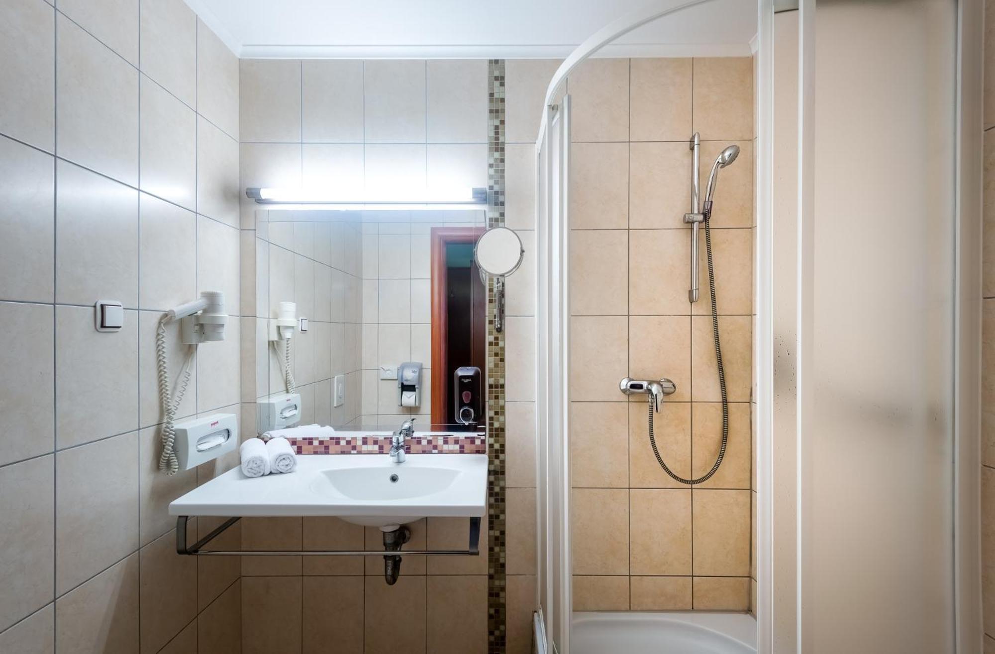 Aquarell Hotel Cegléd Εξωτερικό φωτογραφία