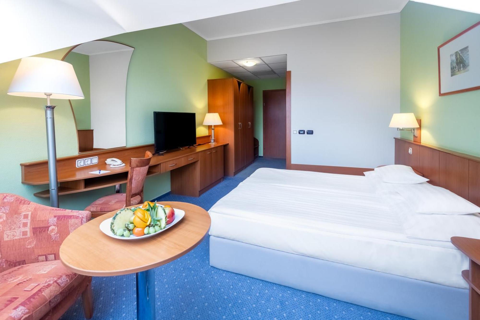 Aquarell Hotel Cegléd Εξωτερικό φωτογραφία