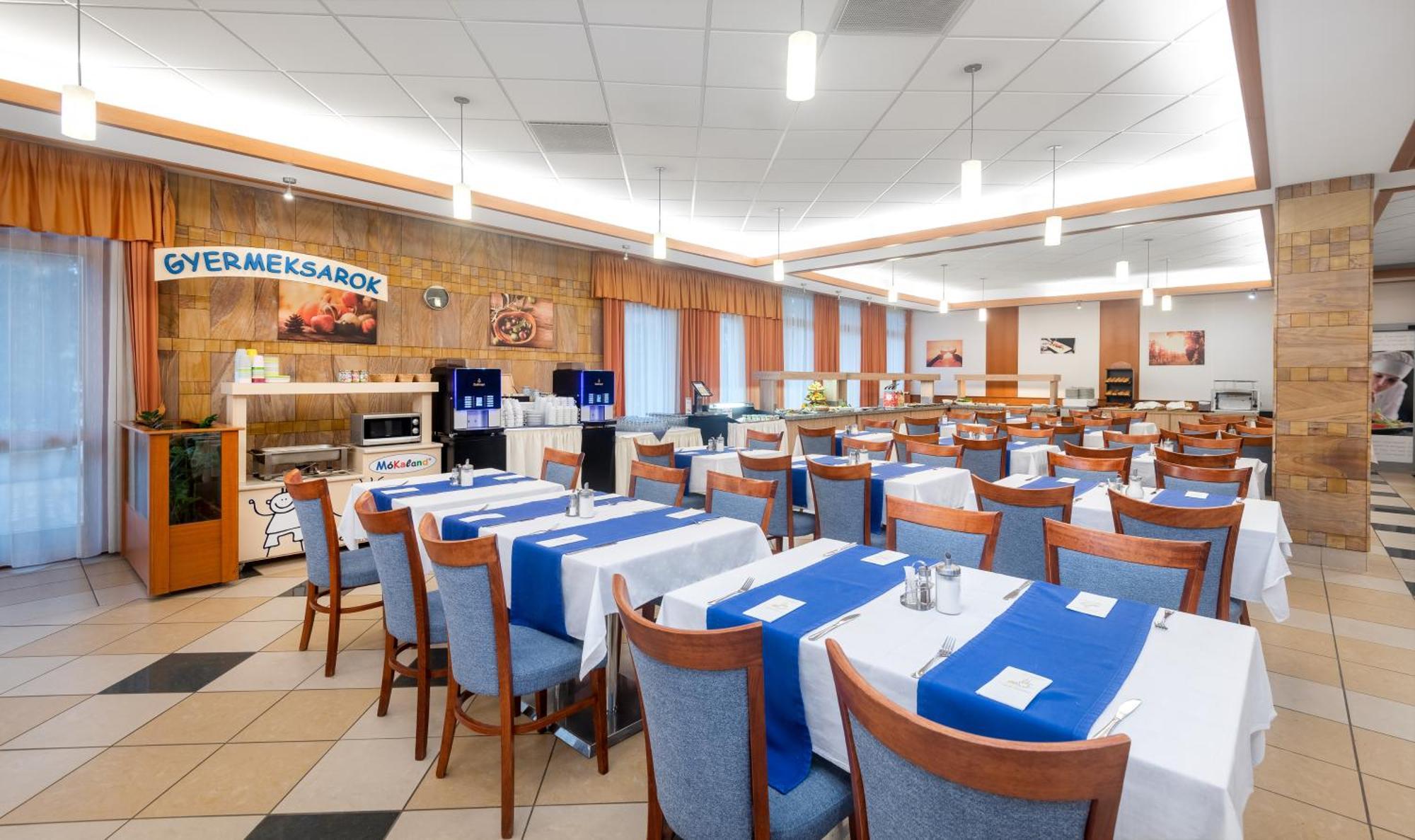 Aquarell Hotel Cegléd Εξωτερικό φωτογραφία