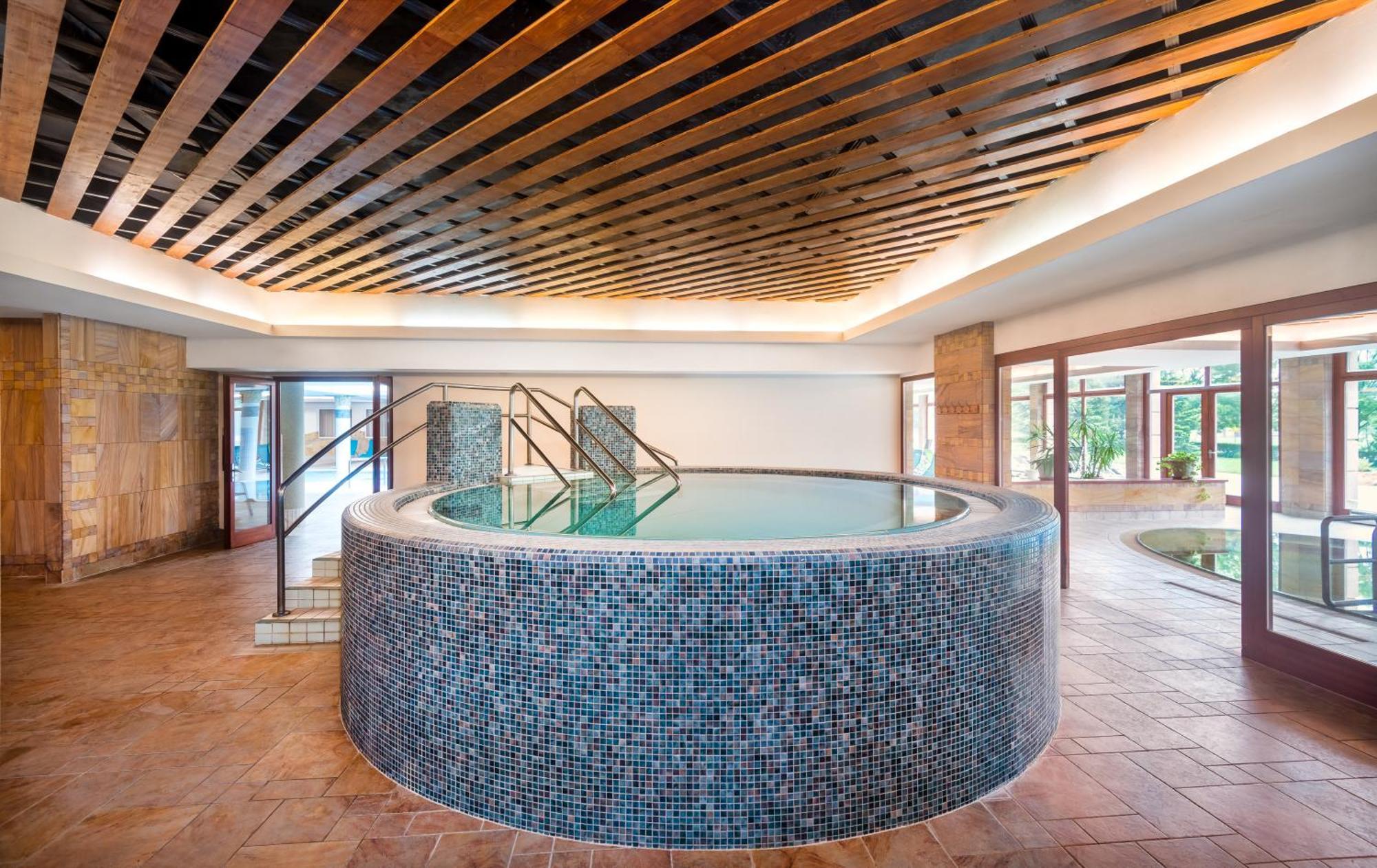 Aquarell Hotel Cegléd Εξωτερικό φωτογραφία