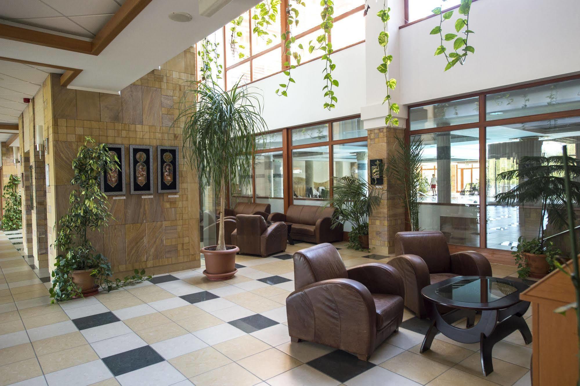 Aquarell Hotel Cegléd Εξωτερικό φωτογραφία